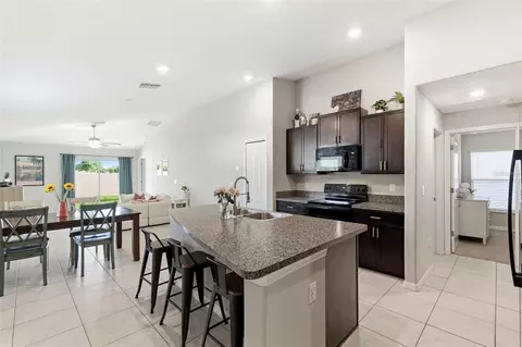 Kitchen - 13307 Willow Bluestar Loop, Riverview, FL 33579 photo 2 of 3