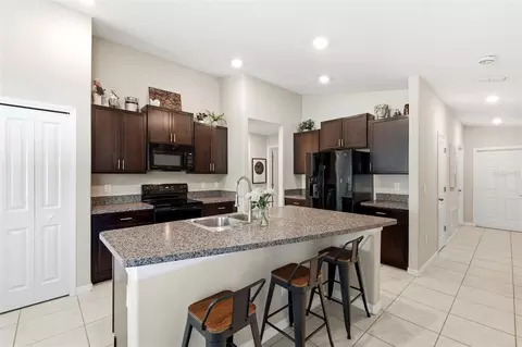 Kitchen - 13307 Willow Bluestar Loop, Riverview, FL 33579 photo 1 of 3