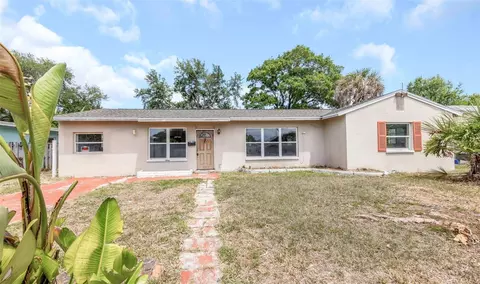 6235 Hampton Dr N, Saint Petersburg, FL 33710