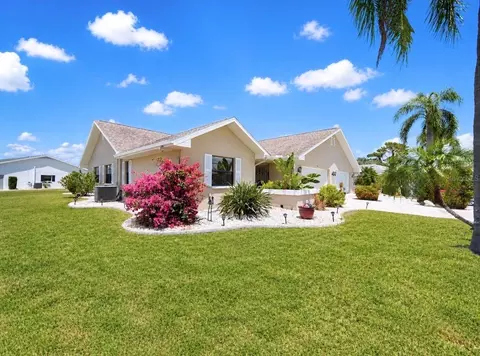 319 Linger Ln, Sun City Center, FL 33573