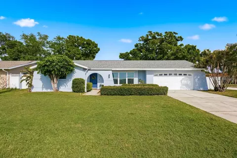 9115 125th St, Seminole, FL 33772