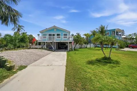 15823 Redington Dr, Redington Beach, FL 33708
