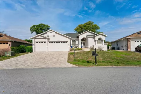 Exterior - 2047 Overbrook Ln, Spring Hill, FL 34606 photo 2 of 20