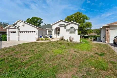 Exterior - 2047 Overbrook Ln, Spring Hill, FL 34606 photo 17 of 20