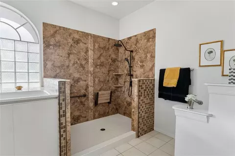 Bath - 2047 Overbrook Ln, Spring Hill, FL 34606 photo 3 of 7