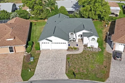View/Area - 2047 Overbrook Ln, Spring Hill, FL 34606 photo 3 of 24