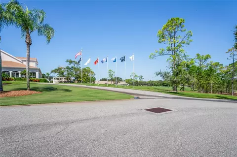 Exterior - 2047 Overbrook Ln, Spring Hill, FL 34606 photo 18 of 20