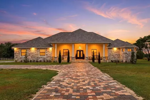 8459 Harvey Walden Dr, Plant City, FL 33565