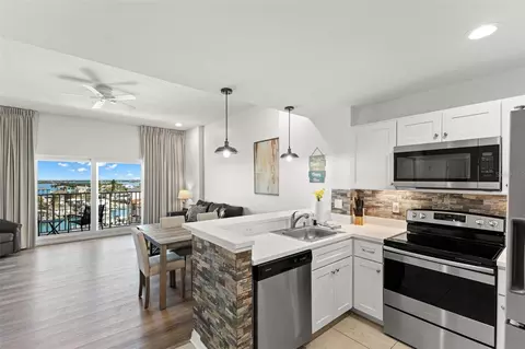 13101 Gulf Blvd #1605, Madeira Beach, FL 33708