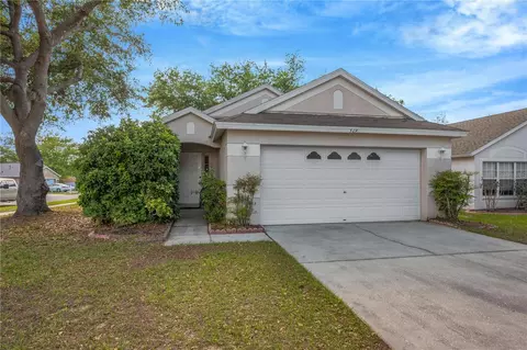 519 Summer Sails Dr, Valrico, FL 33594