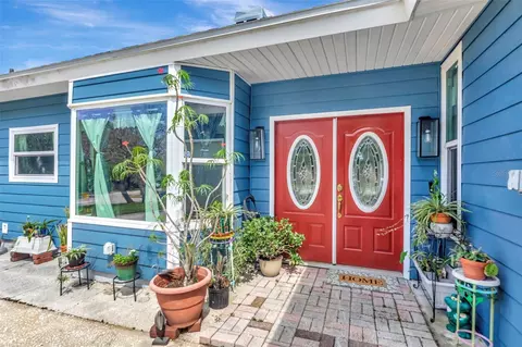 220 Normandy Cir W, Palm Harbor, FL 34683