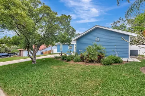 220 Normandy Cir W, Palm Harbor, FL 34683