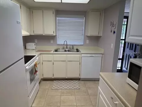 Kitchen - 1100 E Bay Dr #89, Largo, FL 33770 photo 2 of 2