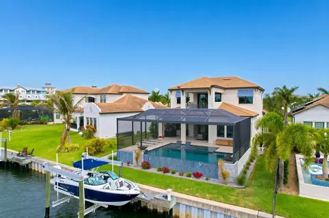 3034 Christophers Watch Ln, Ruskin, FL 33570