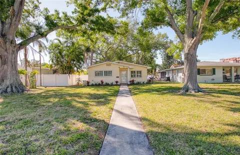 662 Villagrande Ave S, Saint Petersburg, FL 33707