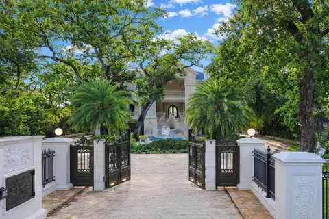2000 Park St N, Saint Petersburg, FL 33710