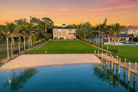 2000 Park St N, Saint Petersburg, FL 33710