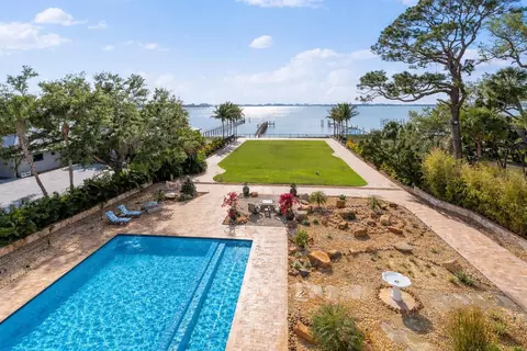 2000 Park St N, Saint Petersburg, FL 33710