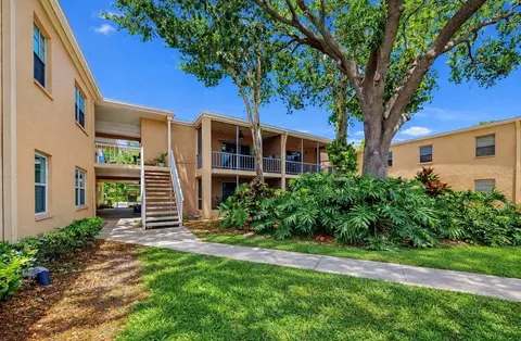 4724 Christa Ct #322, Tampa, FL 33614