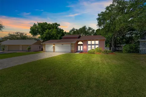 1550 Chateau Wood Dr, Clearwater, FL 33764