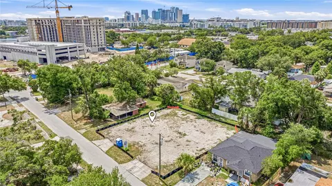View/Area - 1710 W Saint Conrad St, Tampa, FL 33607 photo 1 of 8