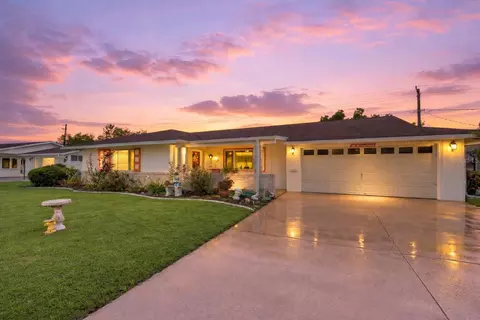 608 La Jolla Ave, Sun City Center, FL 33573