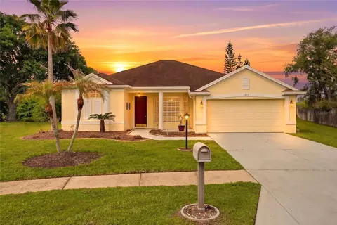 3440 Silverstone Ct, Plant City, FL 33566