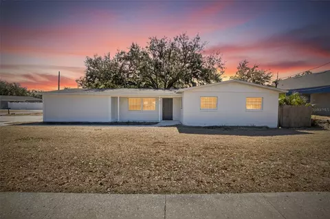 311 NE 5th St, Mulberry, FL 33860