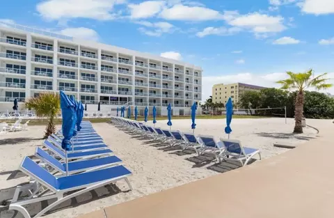 11500 Gulf Blvd #202, Saint Petersburg, FL 33706