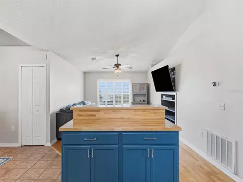 Kitchen - 13389 Brewster Rd, Spring Hill, FL 34609 photo 4 of 7
