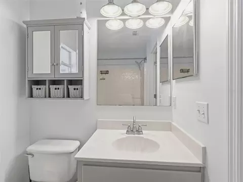 Bath - 13389 Brewster Rd, Spring Hill, FL 34609 photo 3 of 4