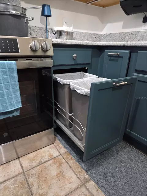 Kitchen - 13389 Brewster Rd, Spring Hill, FL 34609 photo 7 of 7
