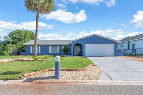911 Silver Palm Way, Apollo Beach, FL 33572