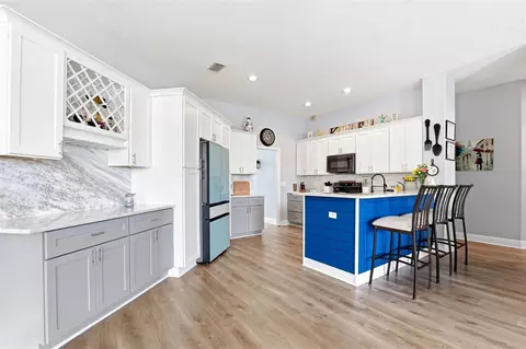 Kitchen - 10434 Nightengale Dr, Riverview, FL 33569 photo 2 of 6