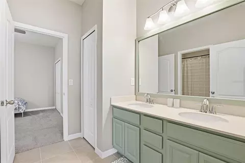 Bath - 11218 Spring Point Cir, Riverview, FL 33579 photo 2 of 4