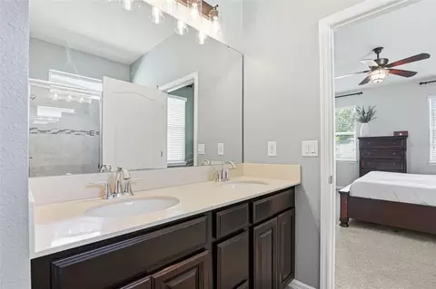 Bath - 11218 Spring Point Cir, Riverview, FL 33579 photo 1 of 4