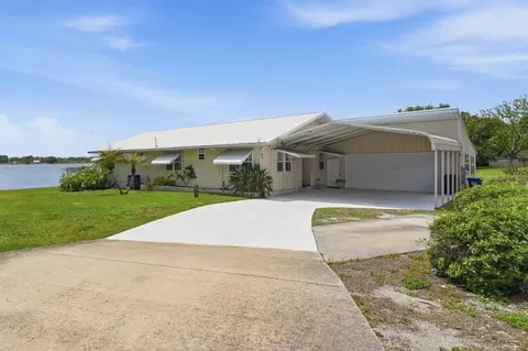 585 Sellars Dr, Lake Alfred, FL 33850