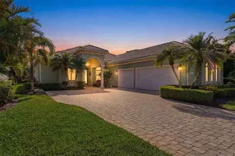 8832 Enclave Ct, Sarasota, FL 34238
