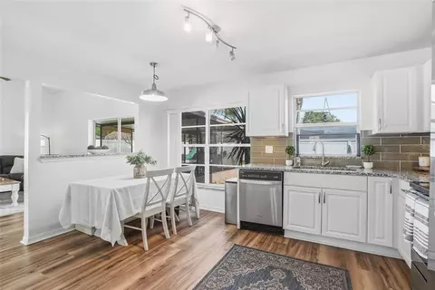 Kitchen - 12212 Wildbrook Dr, Riverview, FL 33569 photo 6 of 7