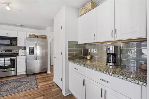 Kitchen - 12212 Wildbrook Dr, Riverview, FL 33569 photo 2 of 7