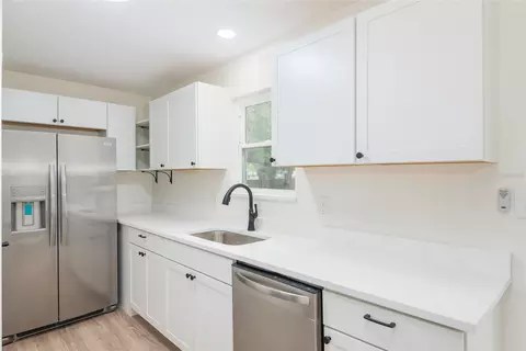 Kitchen - 8812 Dyer Rd, Riverview, FL 33578 photo 1 of 3
