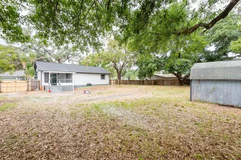 Exterior - 8812 Dyer Rd, Riverview, FL 33578 photo 6 of 10