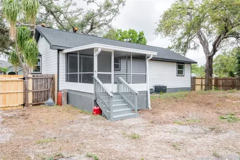Exterior - 8812 Dyer Rd, Riverview, FL 33578 photo 4 of 10