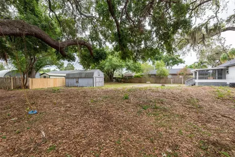 Exterior - 8812 Dyer Rd, Riverview, FL 33578 photo 8 of 10