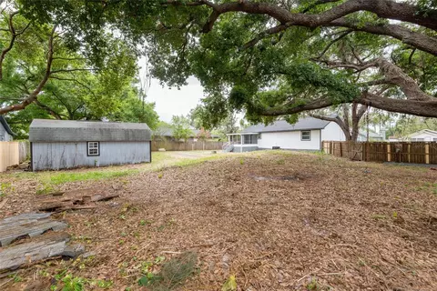 Exterior - 8812 Dyer Rd, Riverview, FL 33578 photo 9 of 10