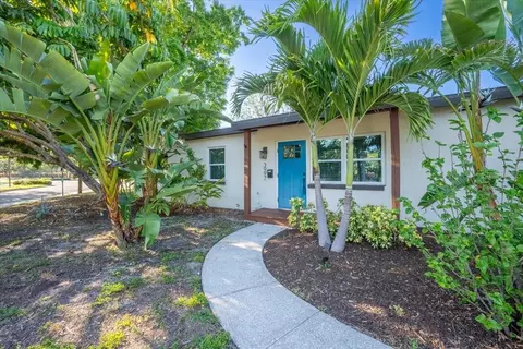 3997 Marlin Dr SE, Saint Petersburg, FL 33705