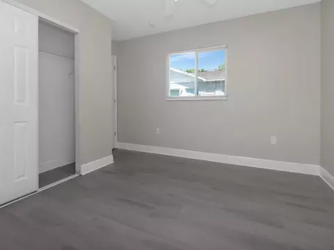 Bedroom - 1211 62nd Ave E, Bradenton, FL 34203 photo 19 of 27