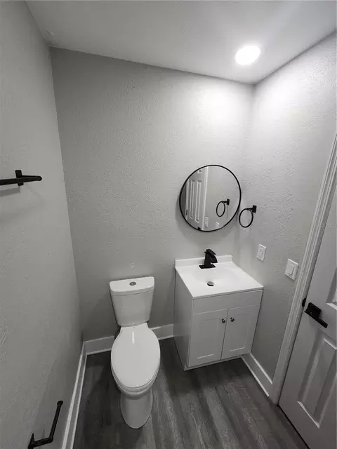 Bath - 1211 62nd Ave E, Bradenton, FL 34203 photo 8 of 15