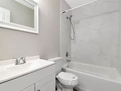 Bath - 1211 62nd Ave E, Bradenton, FL 34203 photo 14 of 15