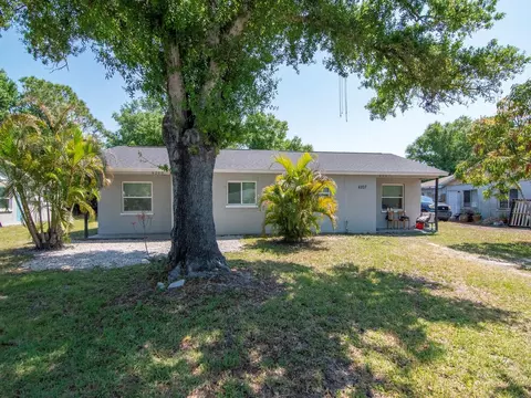 Exterior - 1211 62nd Ave E, Bradenton, FL 34203 photo 5 of 5